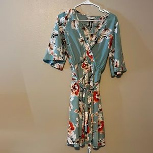 Floral dress, crossed with ties in front